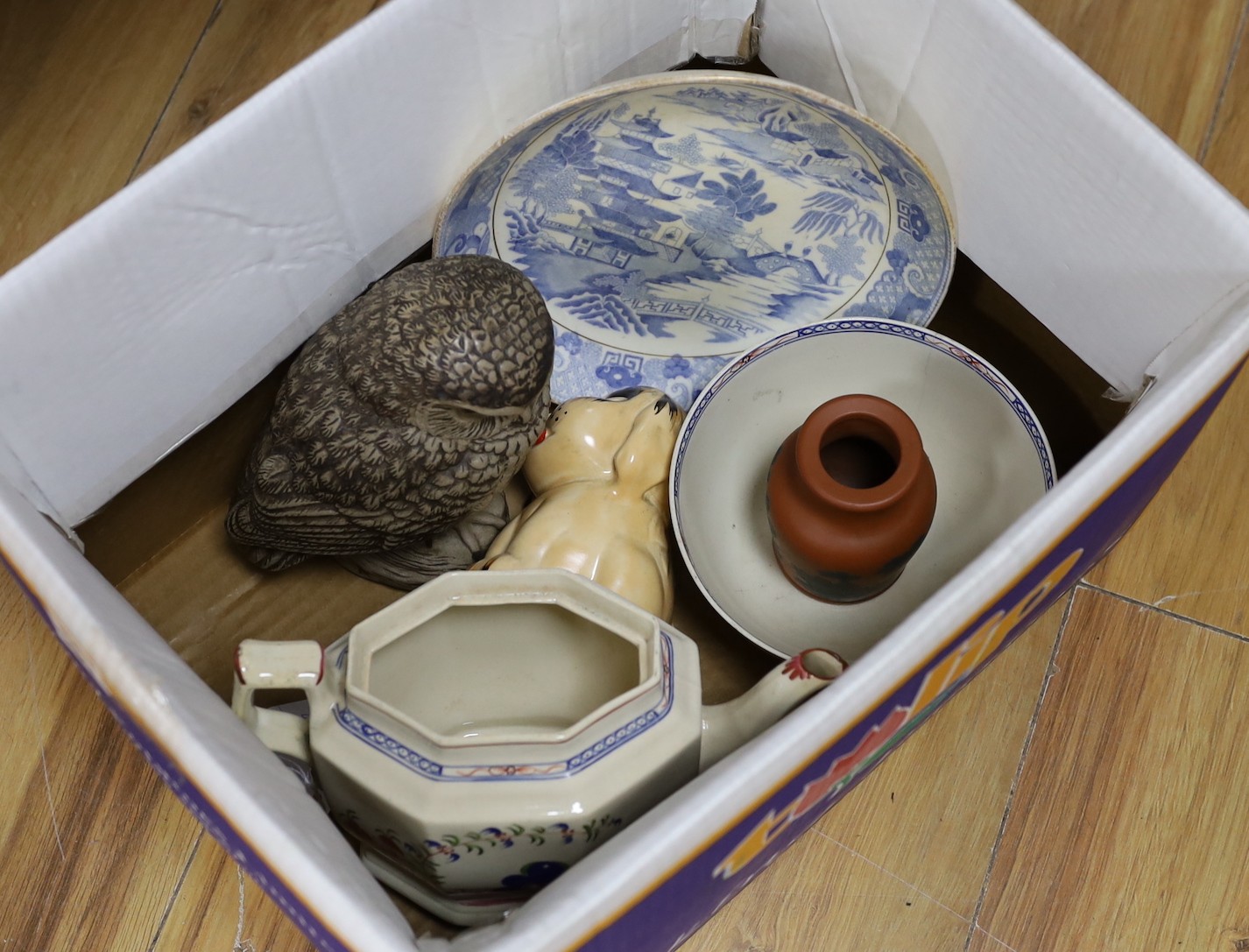 An English porcelain teapot, slops bowl, Coalbrookdale dish etc, dish 21cms diameter